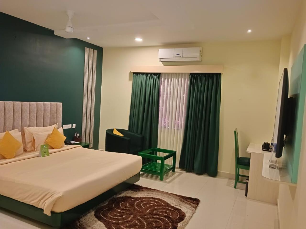 Hotel Royal Grande Vellore Exteriör bild